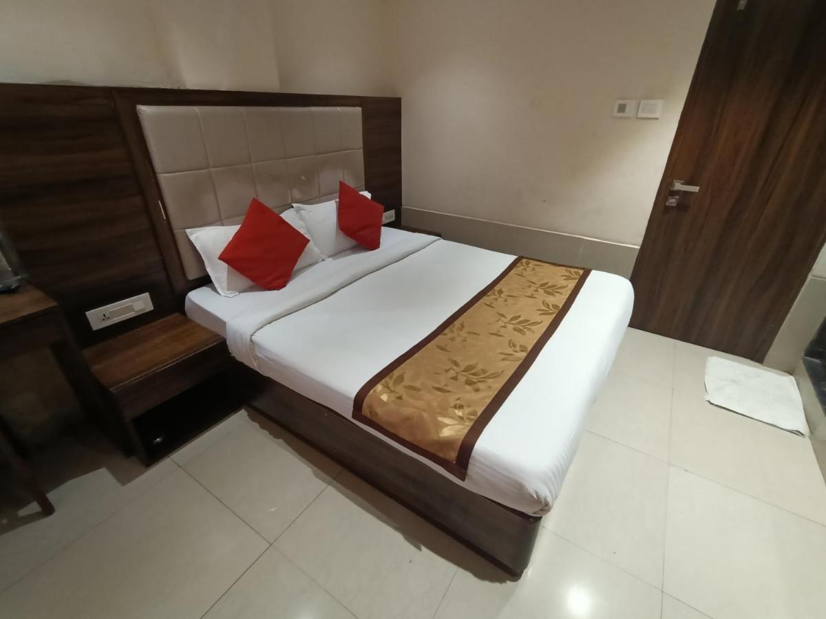 Fabhotel Regal Inn مومباي المظهر الخارجي الصورة