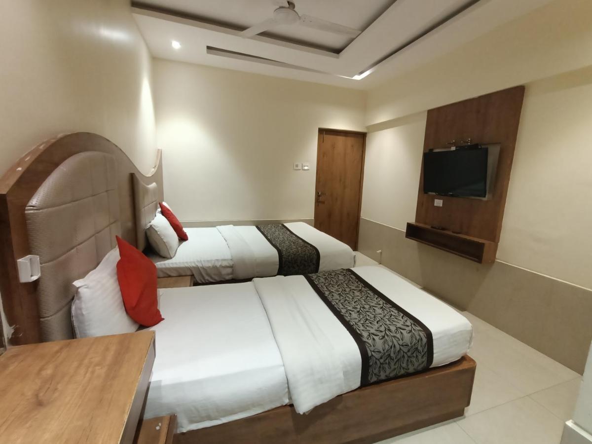 Fabhotel Regal Inn مومباي المظهر الخارجي الصورة
