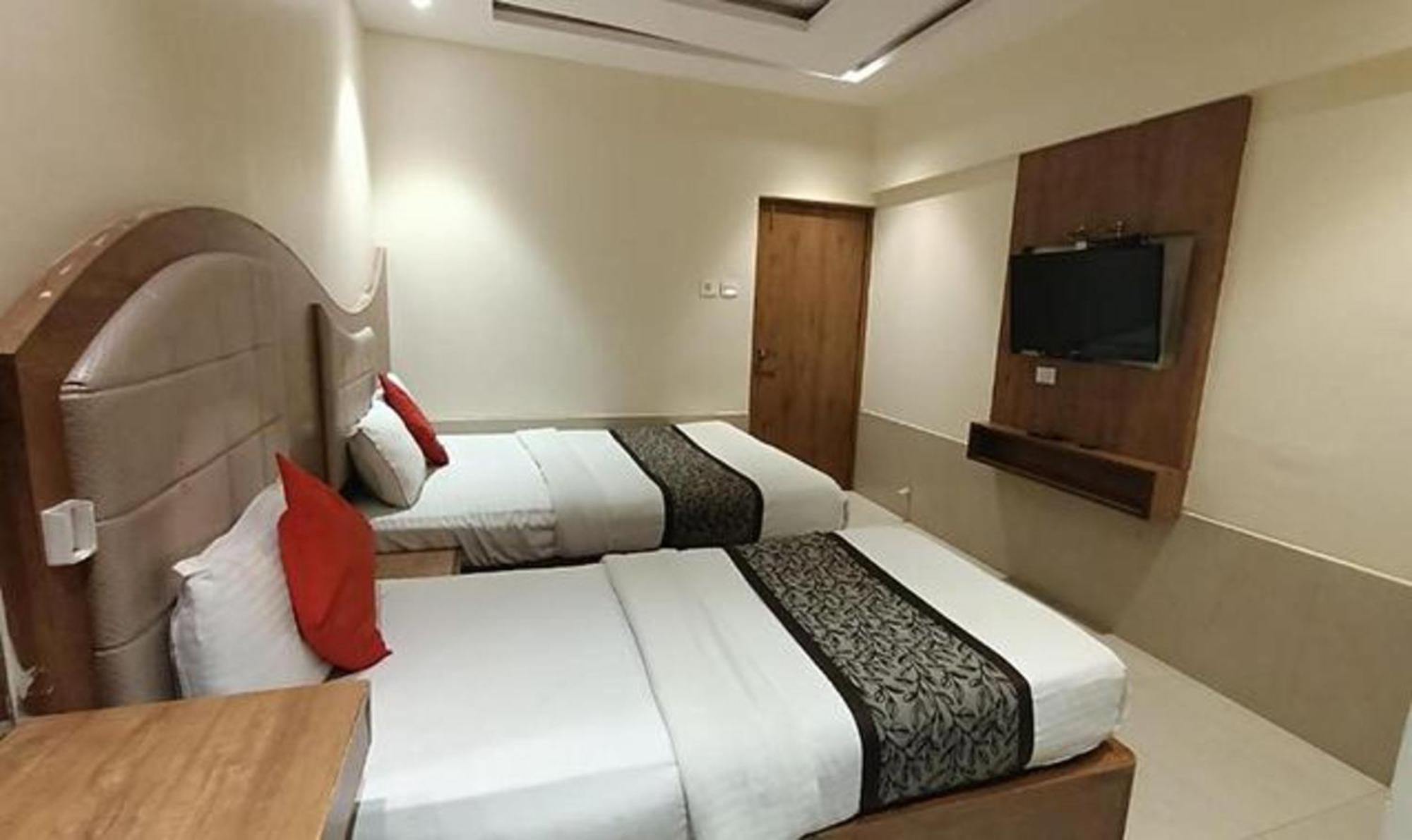 Fabhotel Regal Inn مومباي المظهر الخارجي الصورة