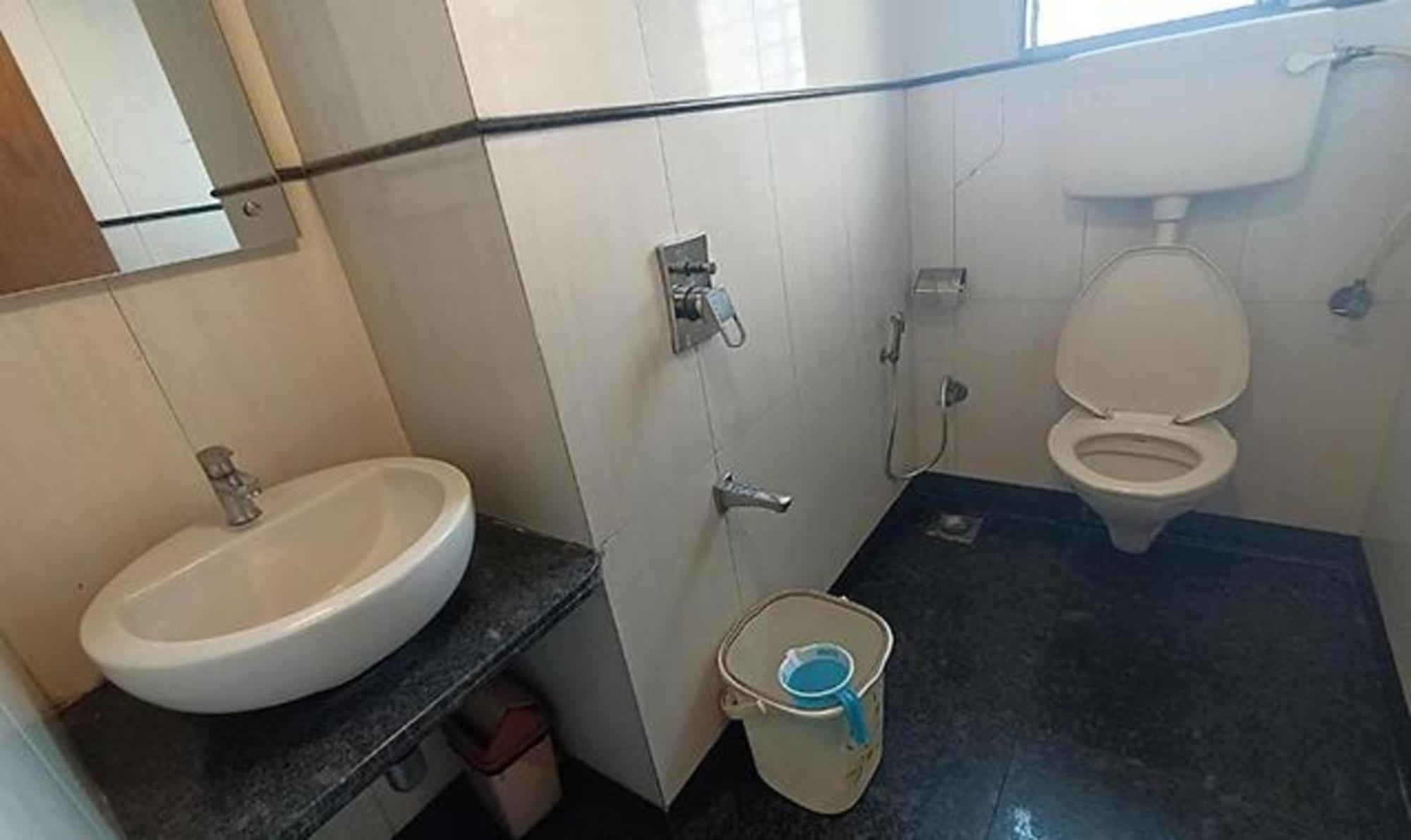 Fabhotel Regal Inn مومباي المظهر الخارجي الصورة