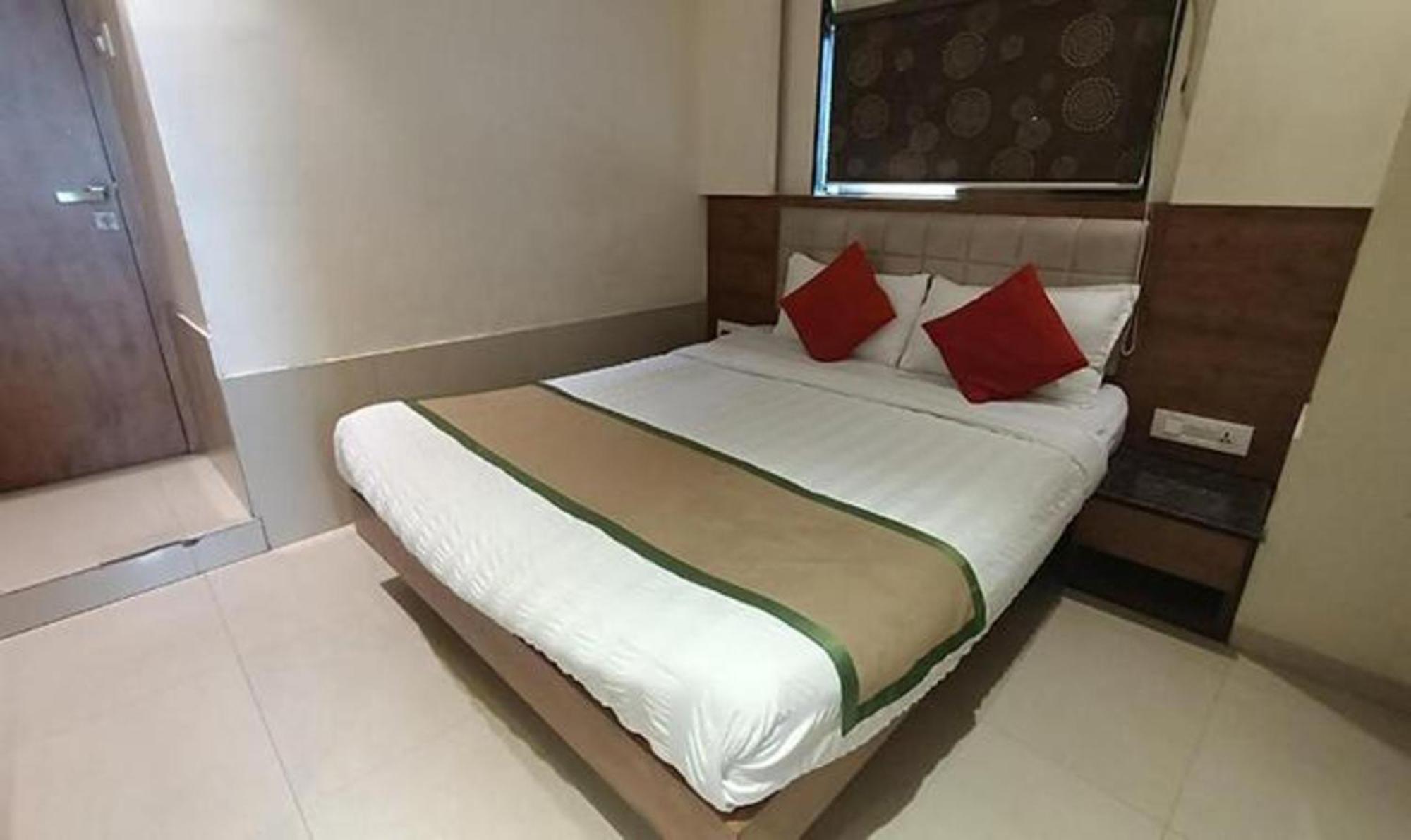 Fabhotel Regal Inn مومباي المظهر الخارجي الصورة
