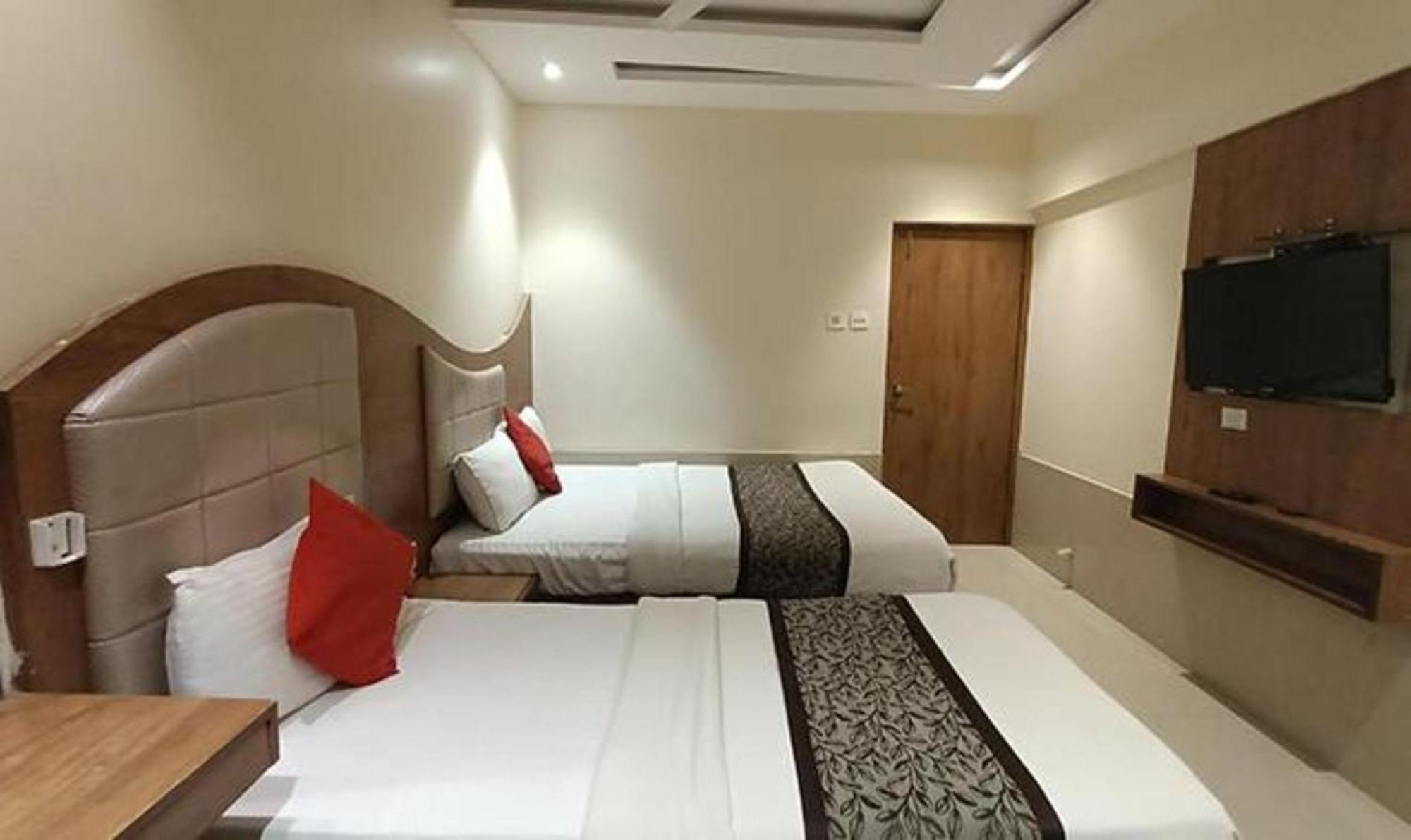 Fabhotel Regal Inn مومباي المظهر الخارجي الصورة