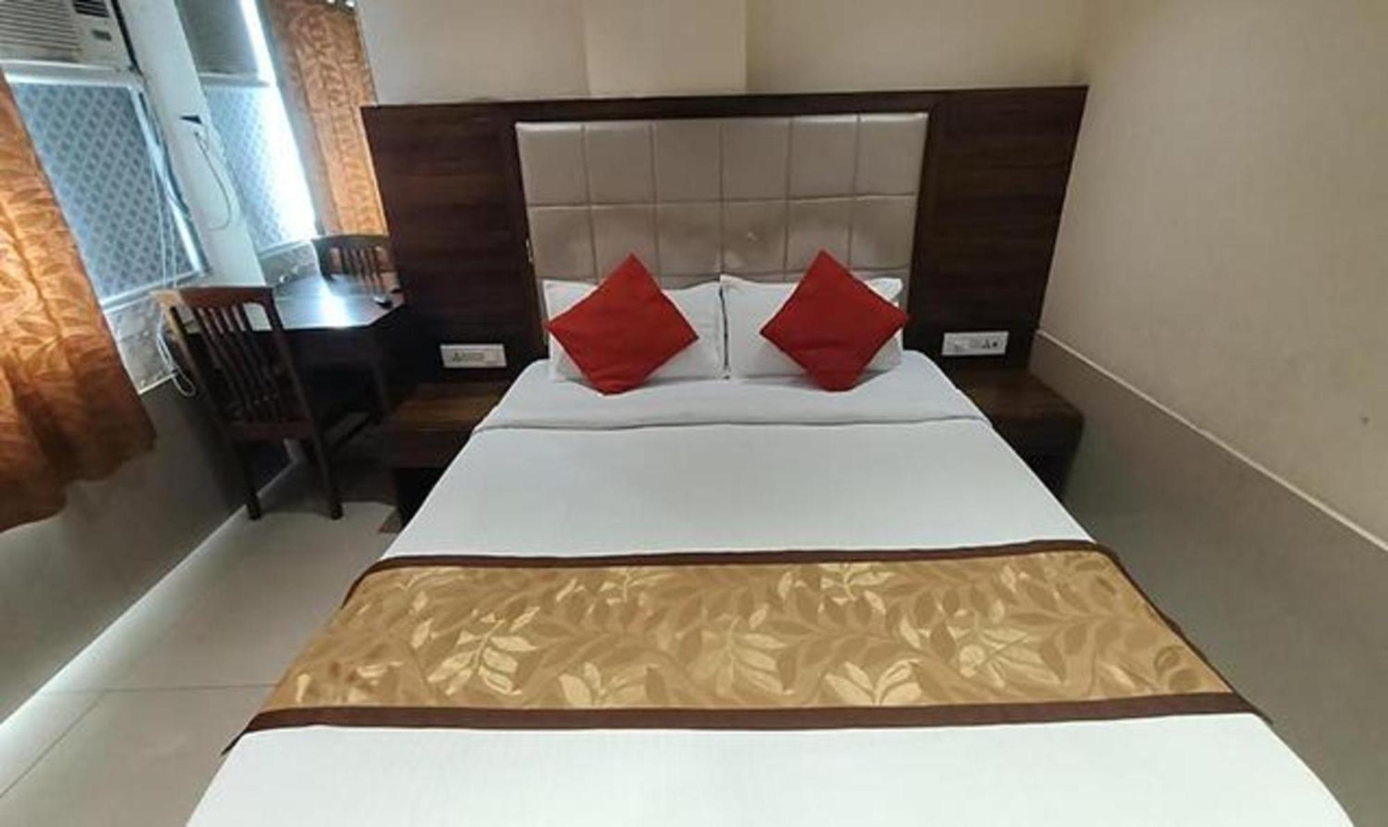 Fabhotel Regal Inn مومباي المظهر الخارجي الصورة