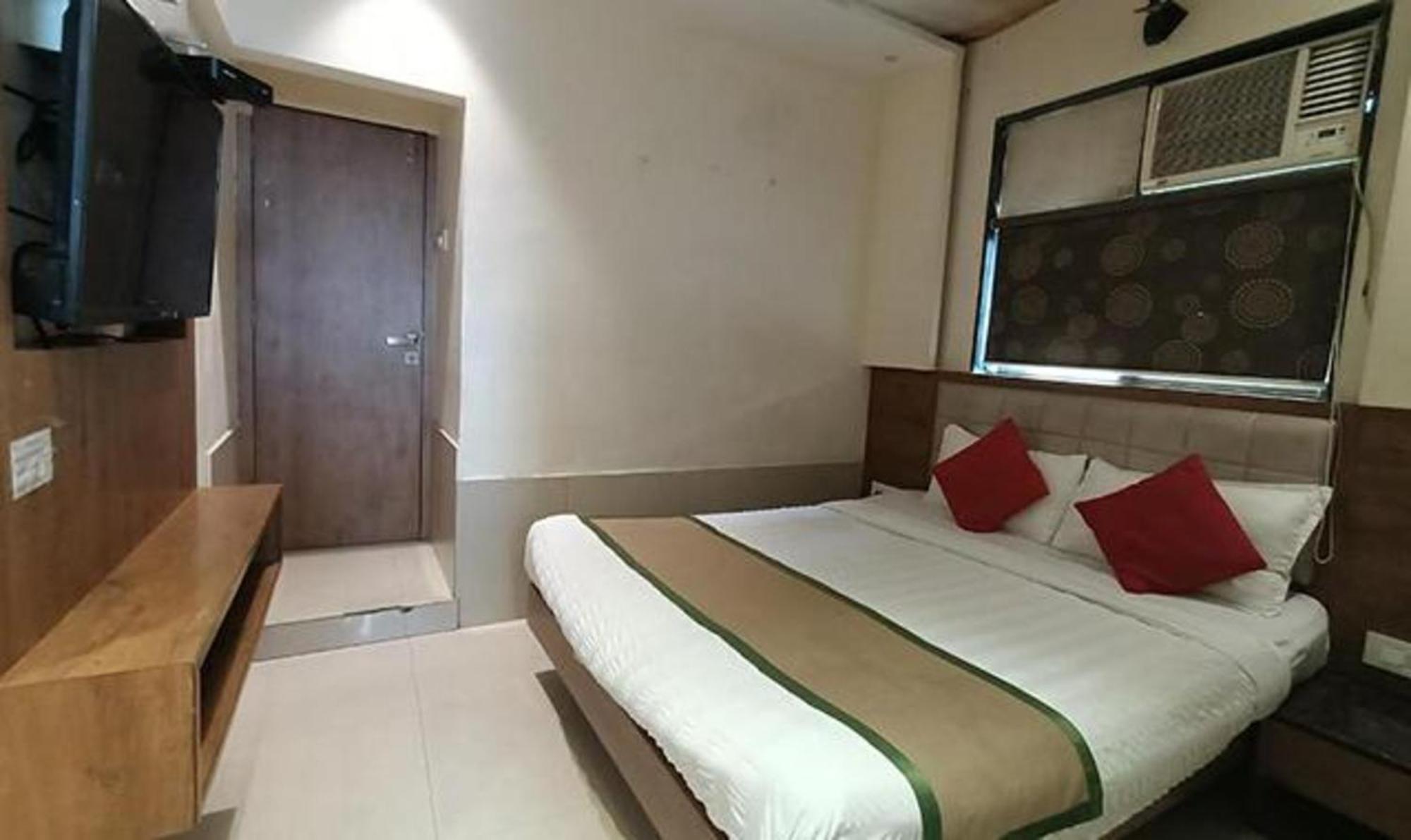 Fabhotel Regal Inn مومباي المظهر الخارجي الصورة