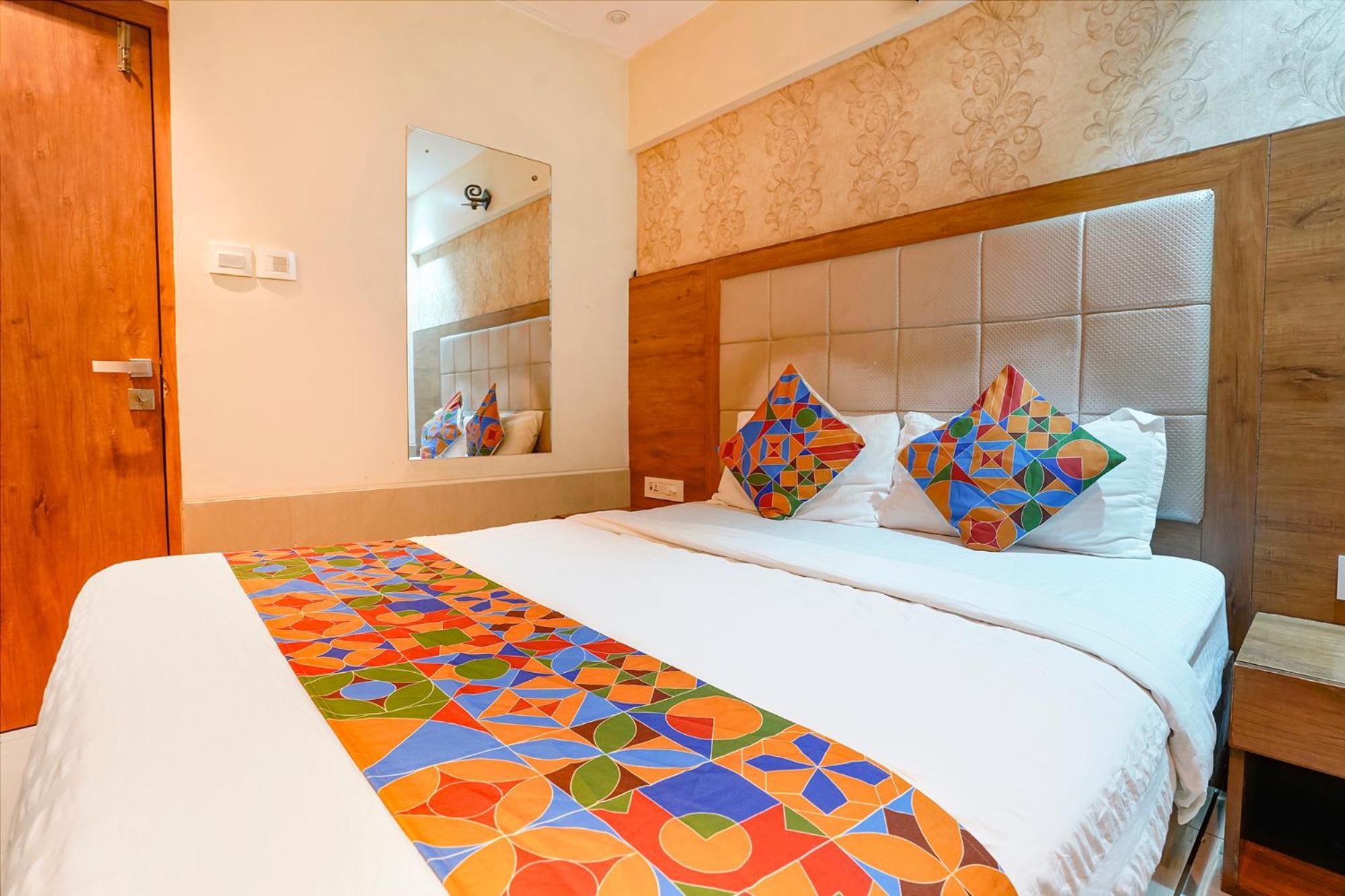 Fabhotel Regal Inn مومباي المظهر الخارجي الصورة